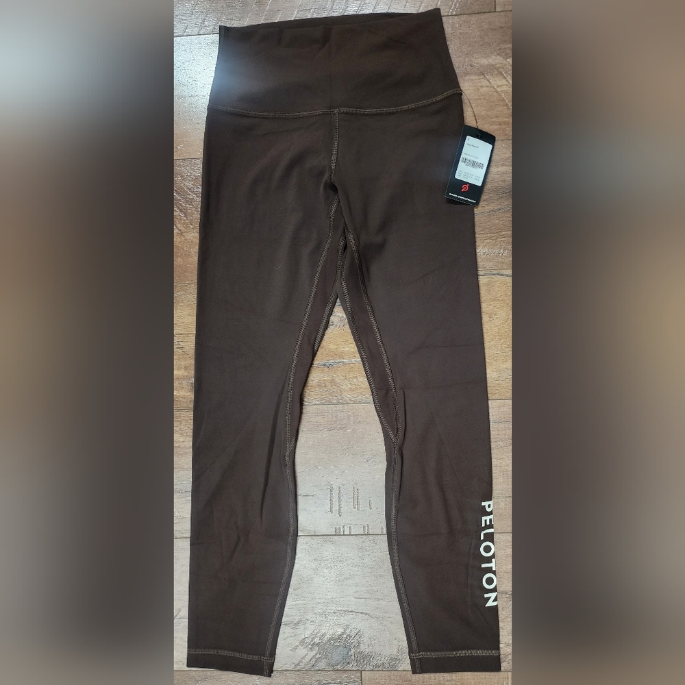 NWT Lululemon/Peloton Align HR Pant 25", Size 6